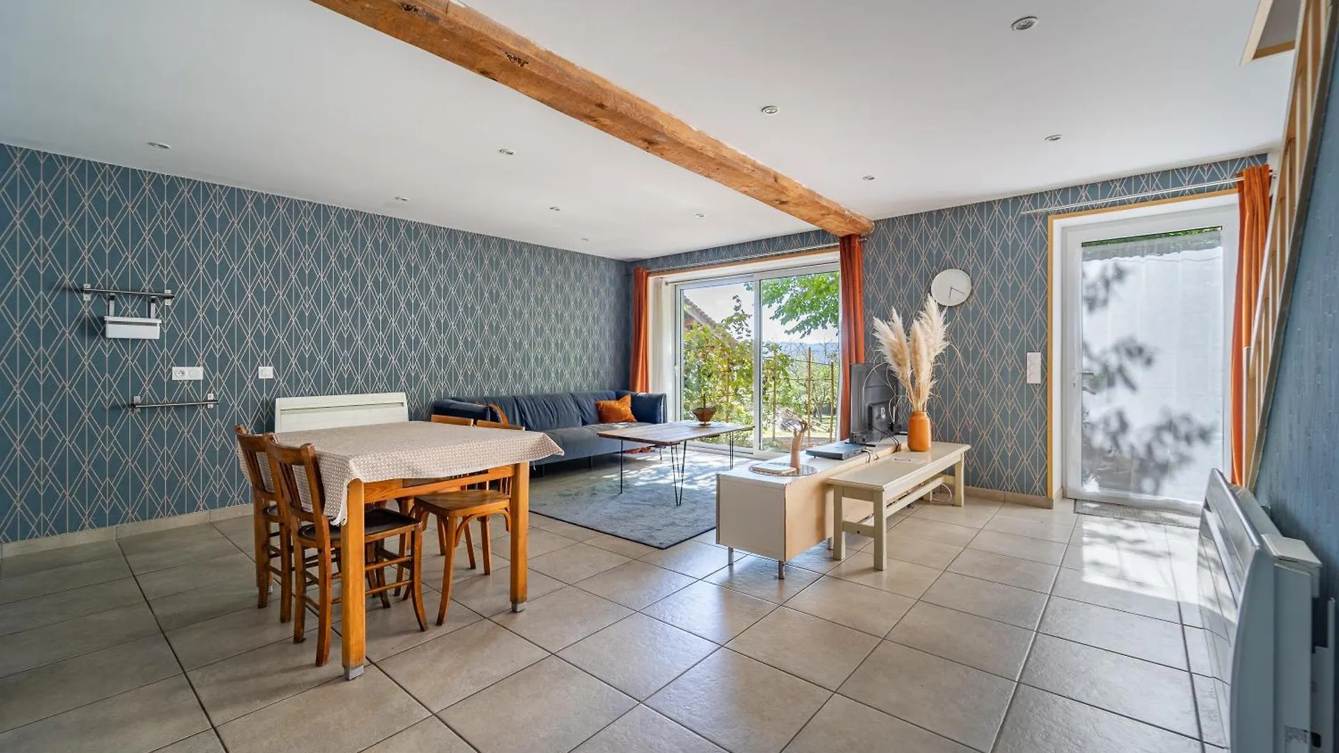 Cosy Room'S Frontonas Apartment