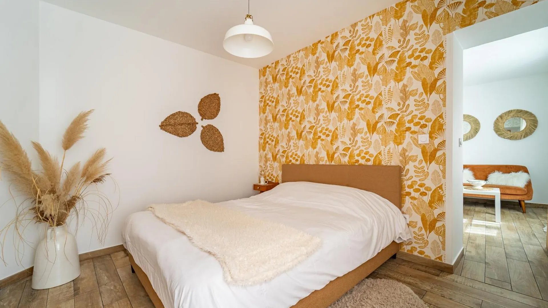 Cosy Room'S Frontonas Apartment