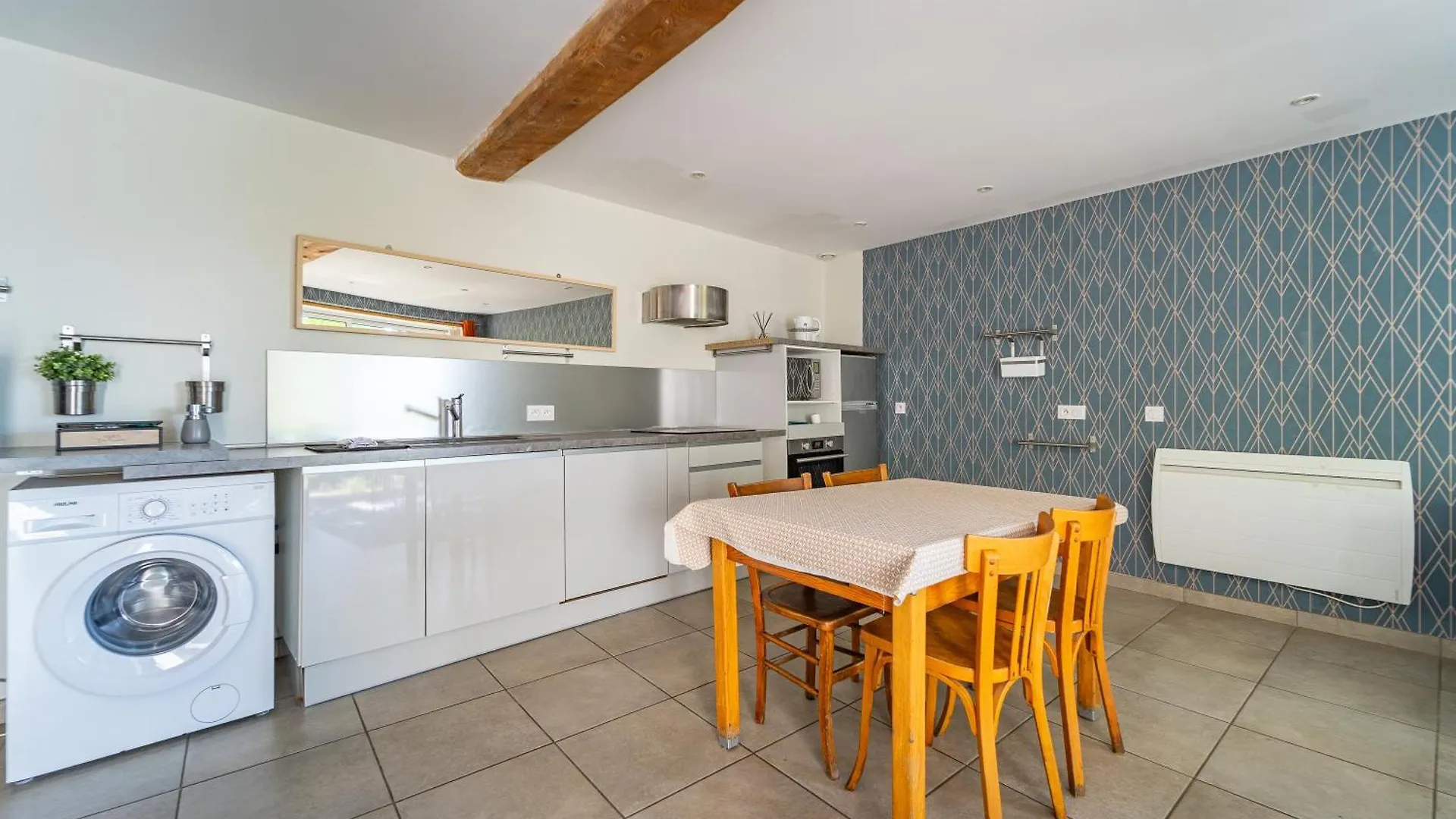 Cosy Room'S Frontonas Apartment